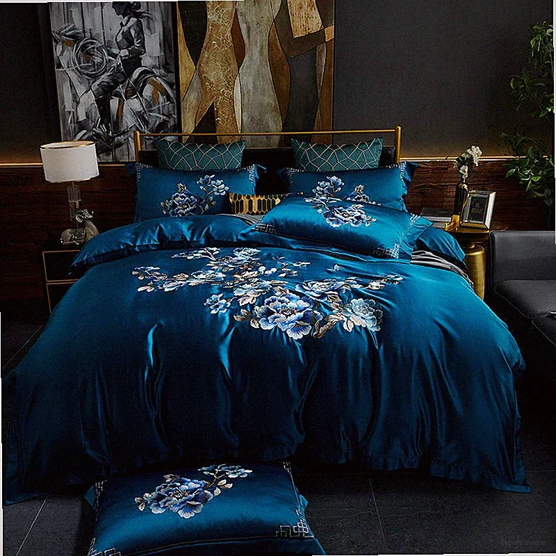 4pcs Bedding Set Luxury Real Silk & Cotton Embroidery Duvet Cover Set Flat Sheet