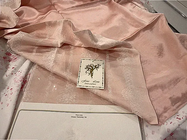 $750 Fino Lino NWT 2pc Euro Shams Pink Lace Silk Blend Incredible Quality