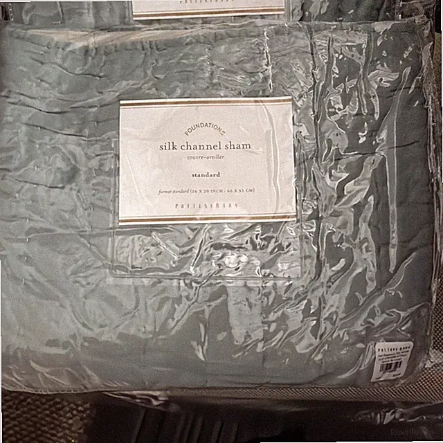 Pottery Barn Silk Channel Two-Tone Shams Set of 2 lite green Standard New