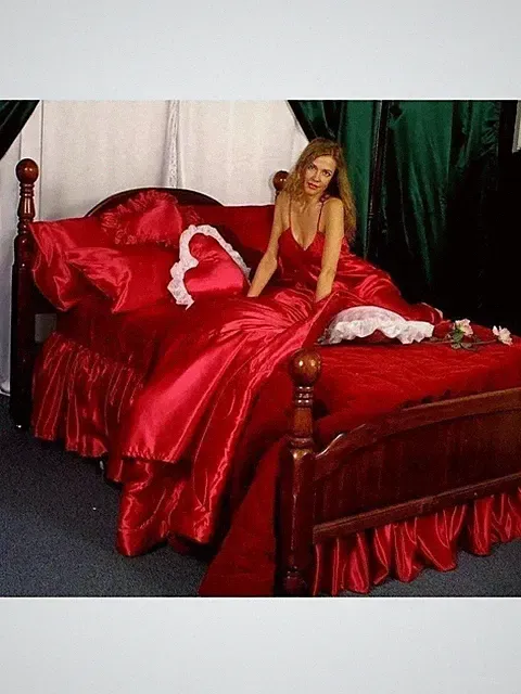 Pure Silk Bed Skirt, Ruffled Queen Size, 14-Inch Drop in Luxurious Black Charmeu