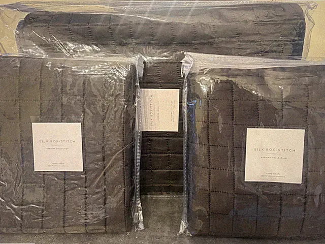 RH Restoration Hardware Silk Queen Full Quilt Blanket Coverlet Set Greystone