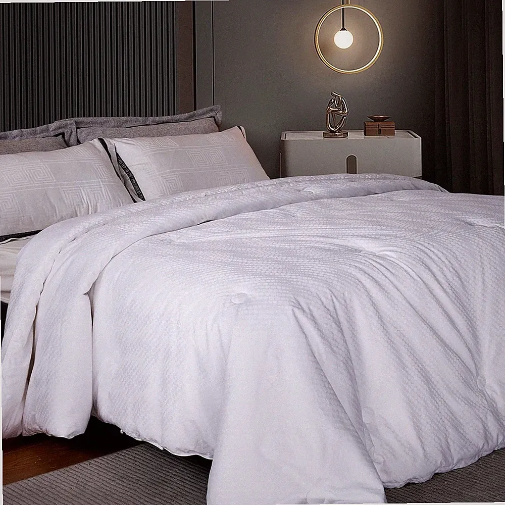 Zubisu Mulberry Silk Comforter, California King, Ultra Soft, Breathable, White